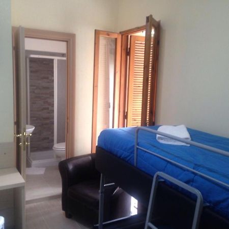 Guest House Hola Roma ภายนอก รูปภาพ