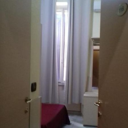 Guest House Hola Roma ภายนอก รูปภาพ