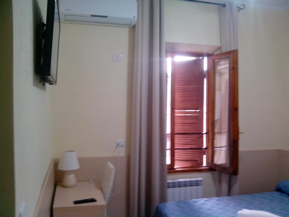 Guest House Hola Roma ภายนอก รูปภาพ