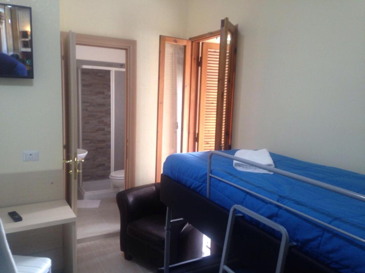 Guest House Hola Roma ภายนอก รูปภาพ