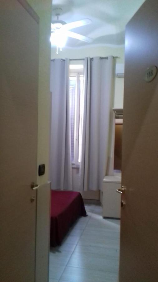 Guest House Hola Roma ภายนอก รูปภาพ